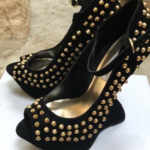 Steve Madden black suede heels.